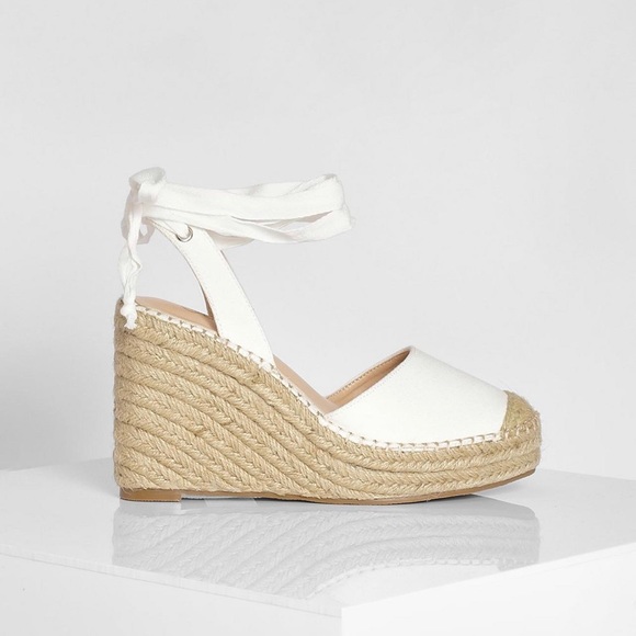 💕BooHoo Wrap Up Wedges💕 - Picture 3 of 10
